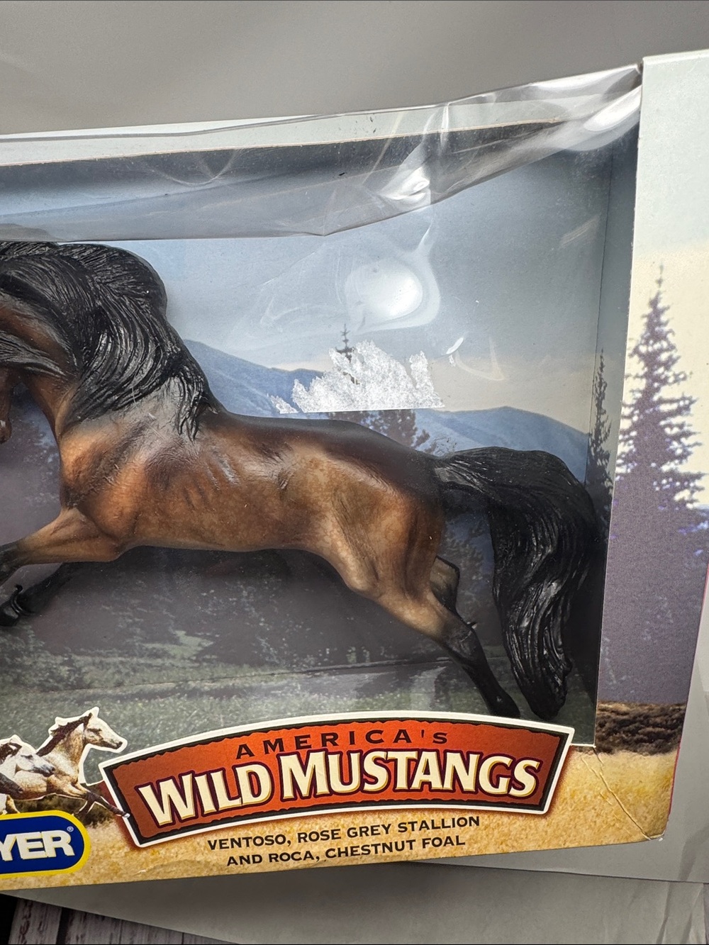 BREYER AMERICA'S WILD MUSTANGS VENTOSO STALLION & ROCA FOAL HORSE FIGURINES - Picture 4 of 17